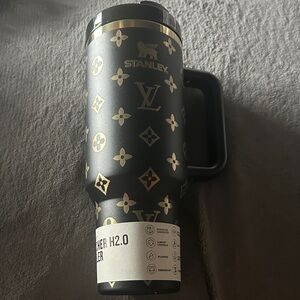 Stanley Stylish 🖤 Black and Gold Travel Mug